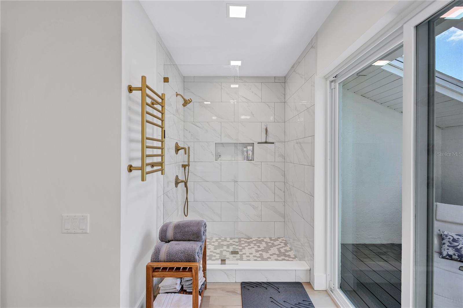 3725 SPYGLASS HILL RD