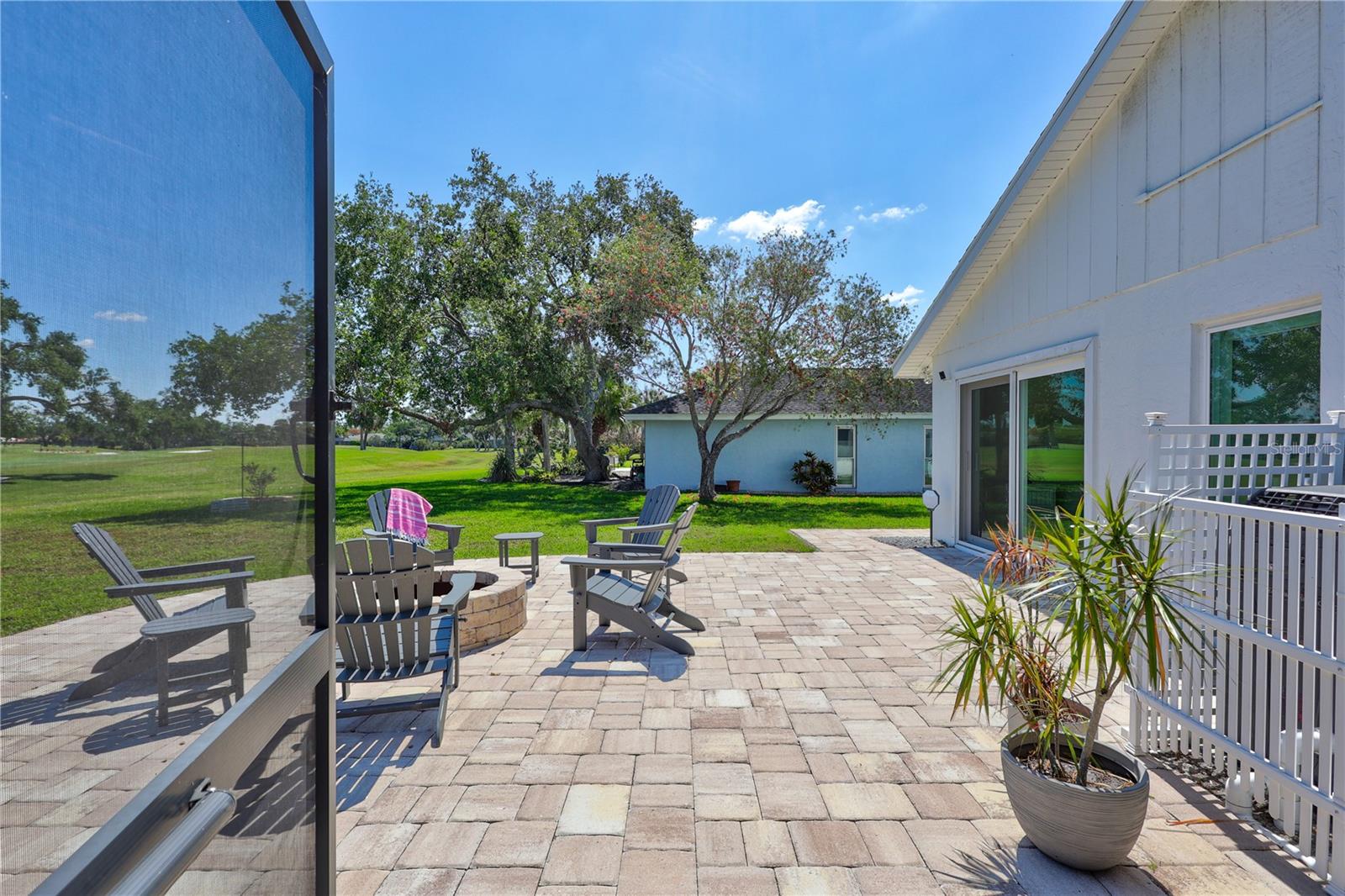 3725 SPYGLASS HILL RD