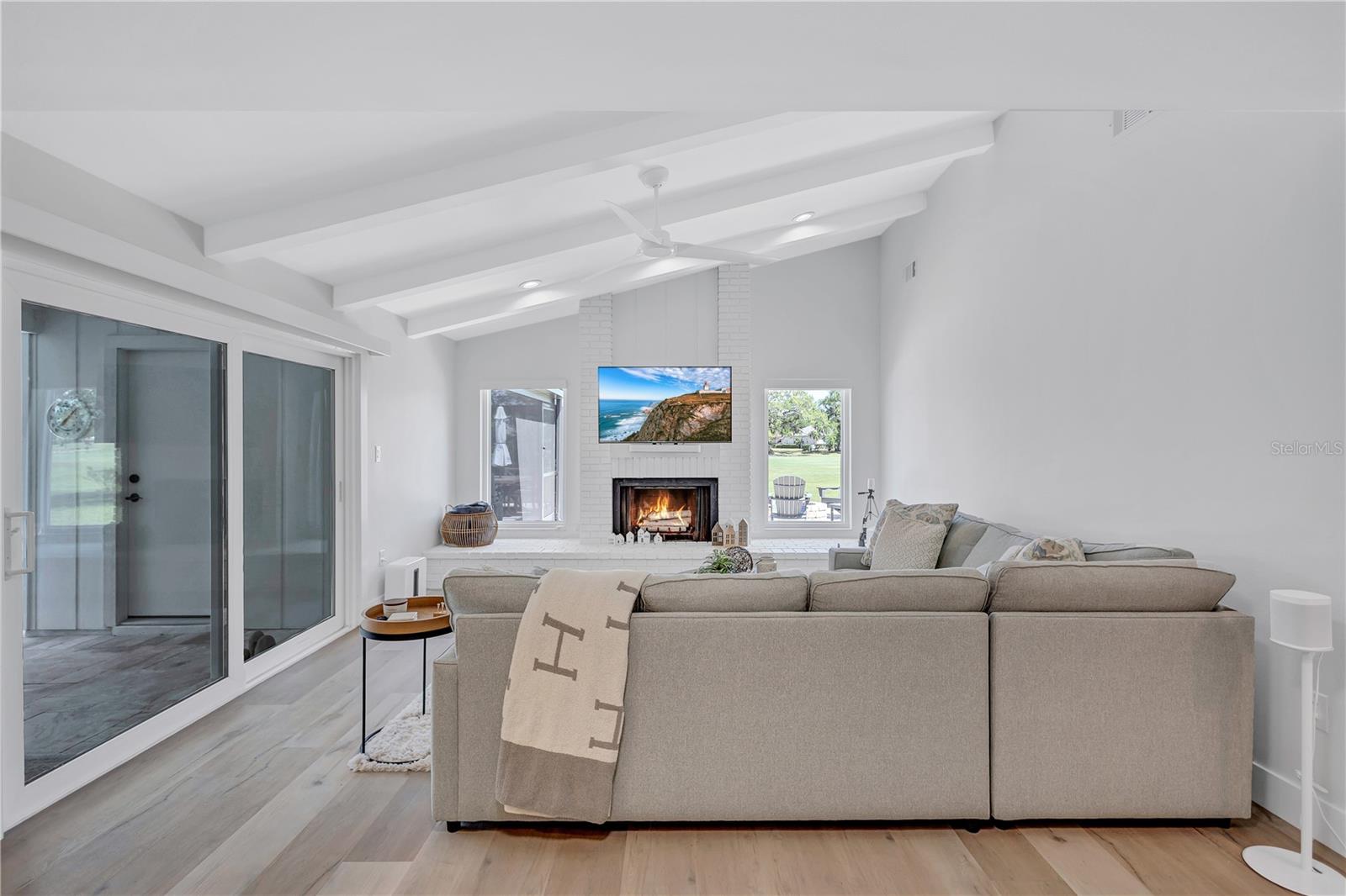 3725 SPYGLASS HILL RD