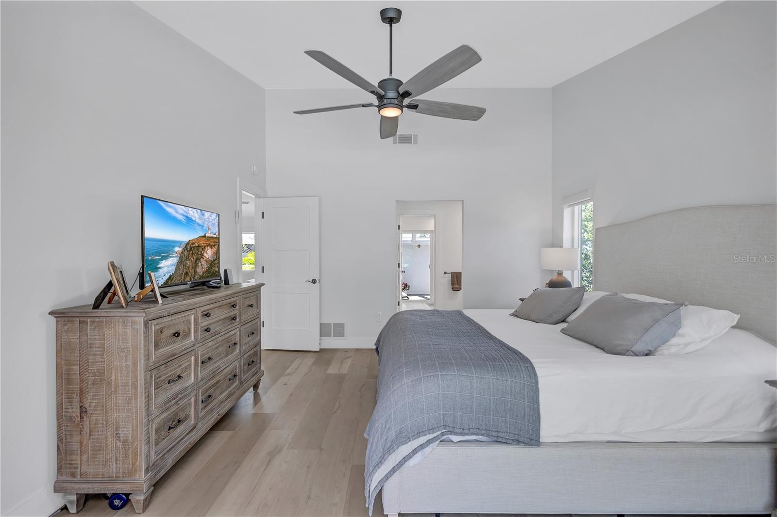 3725 SPYGLASS HILL RD