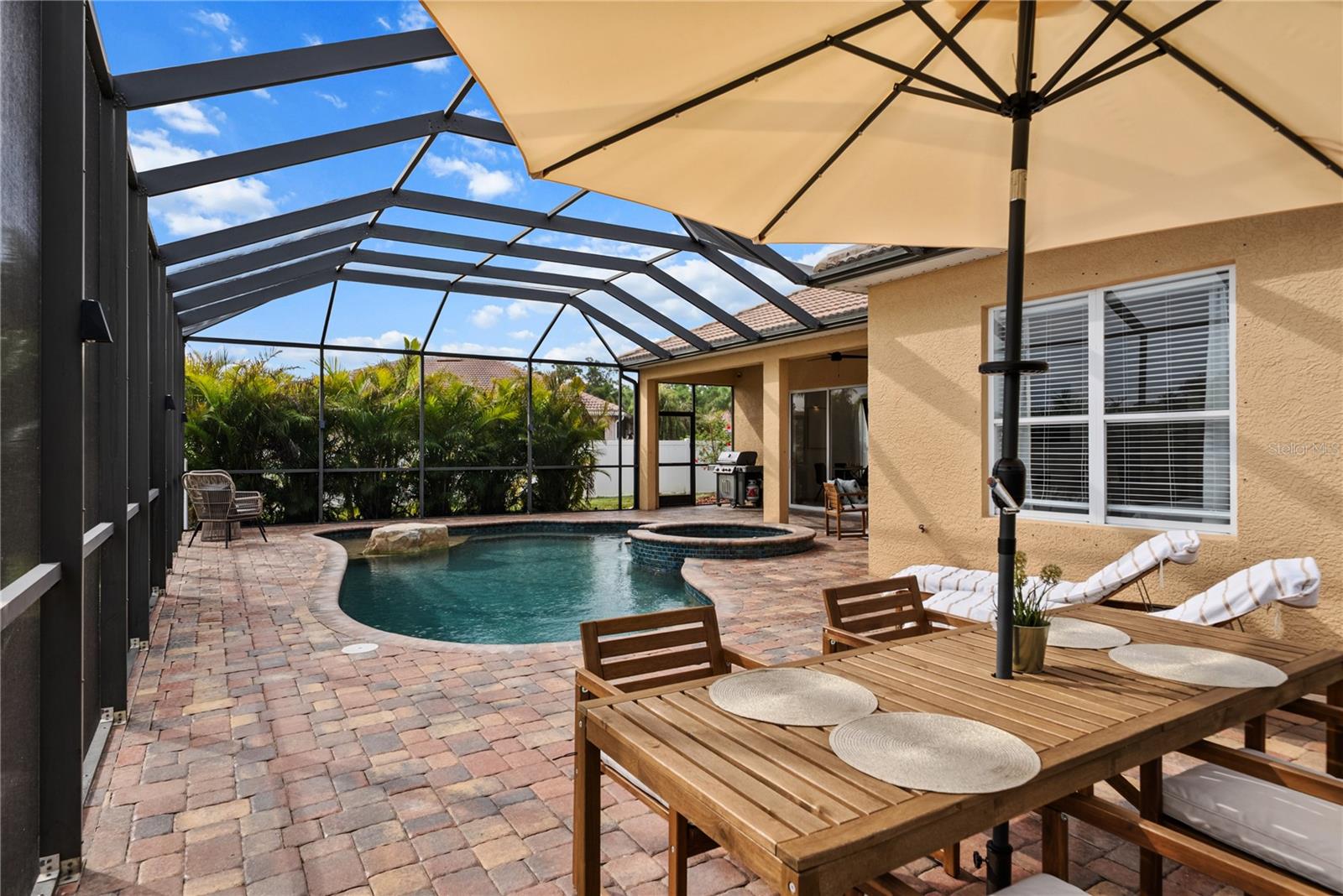 1189 FRASER PINE BLVD