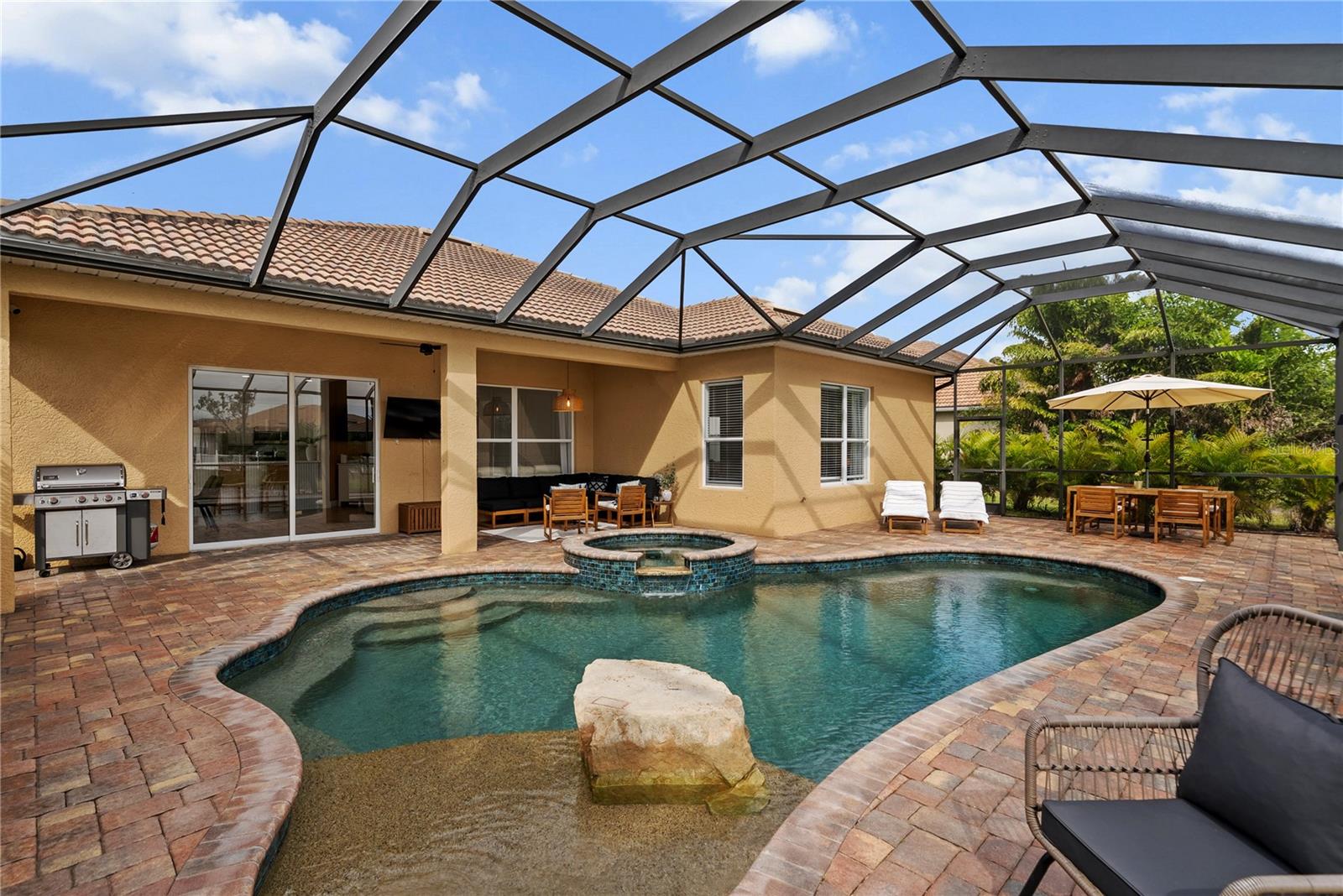 1189 FRASER PINE BLVD