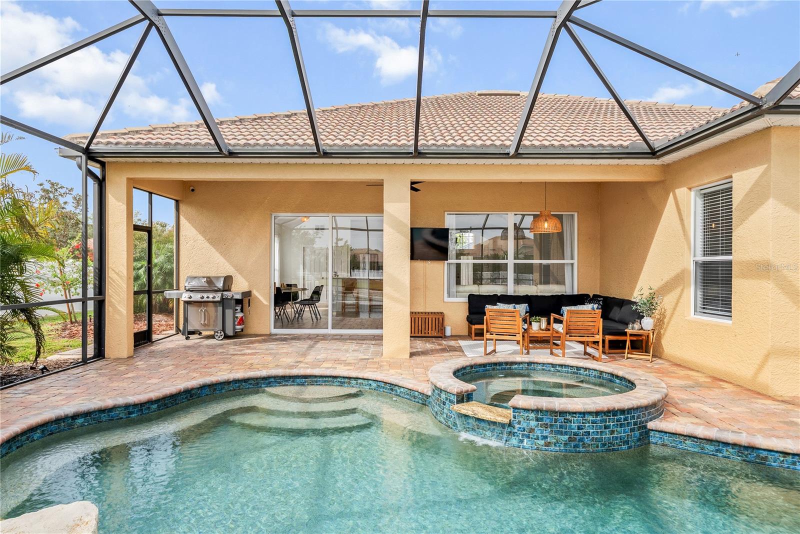 1189 FRASER PINE BLVD