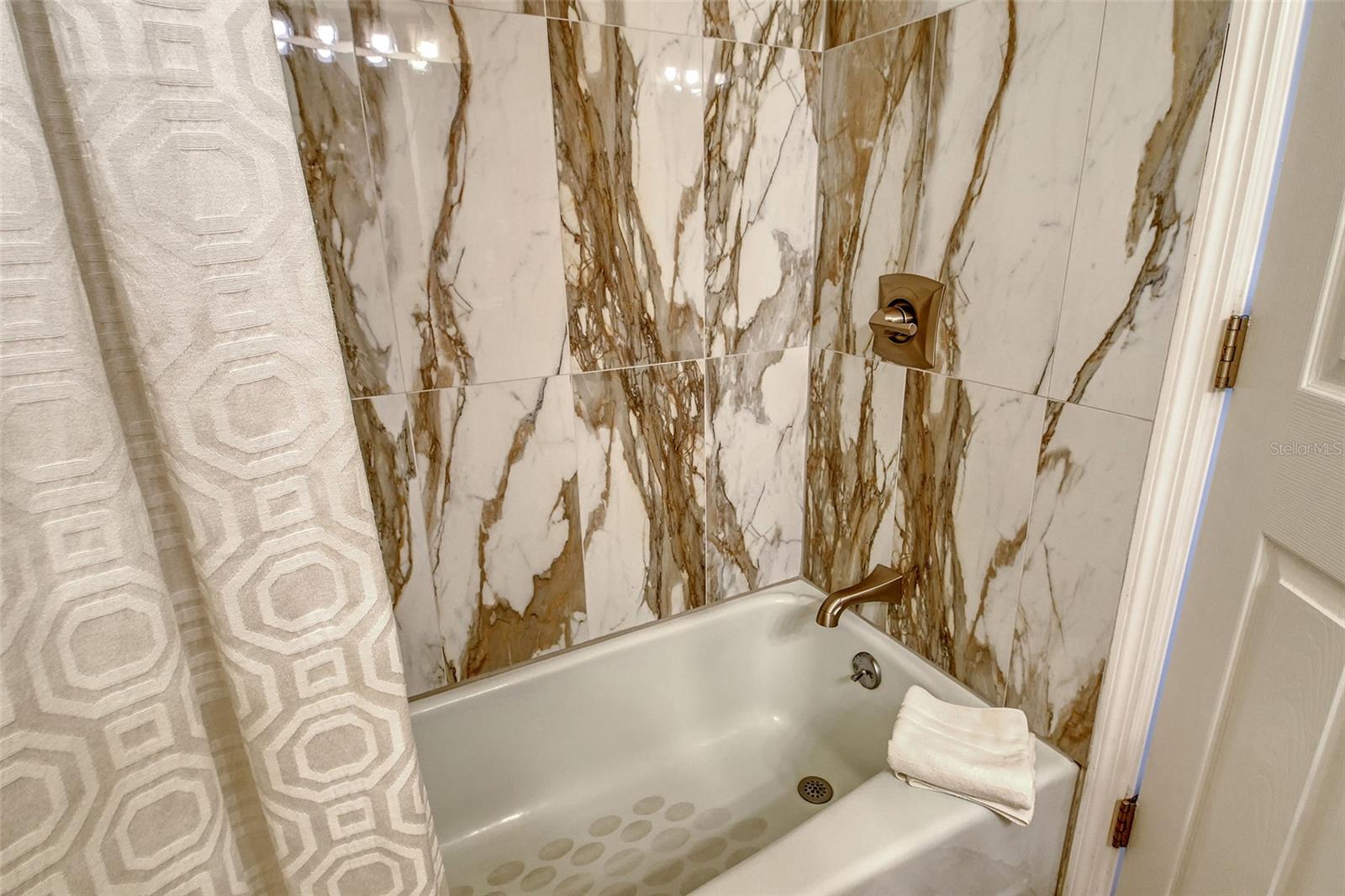 5963 MIDNIGHT PASS RD #355