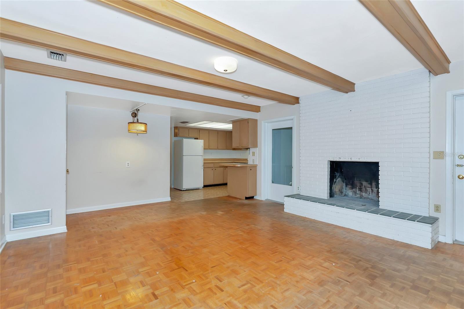 320 25TH ST W
