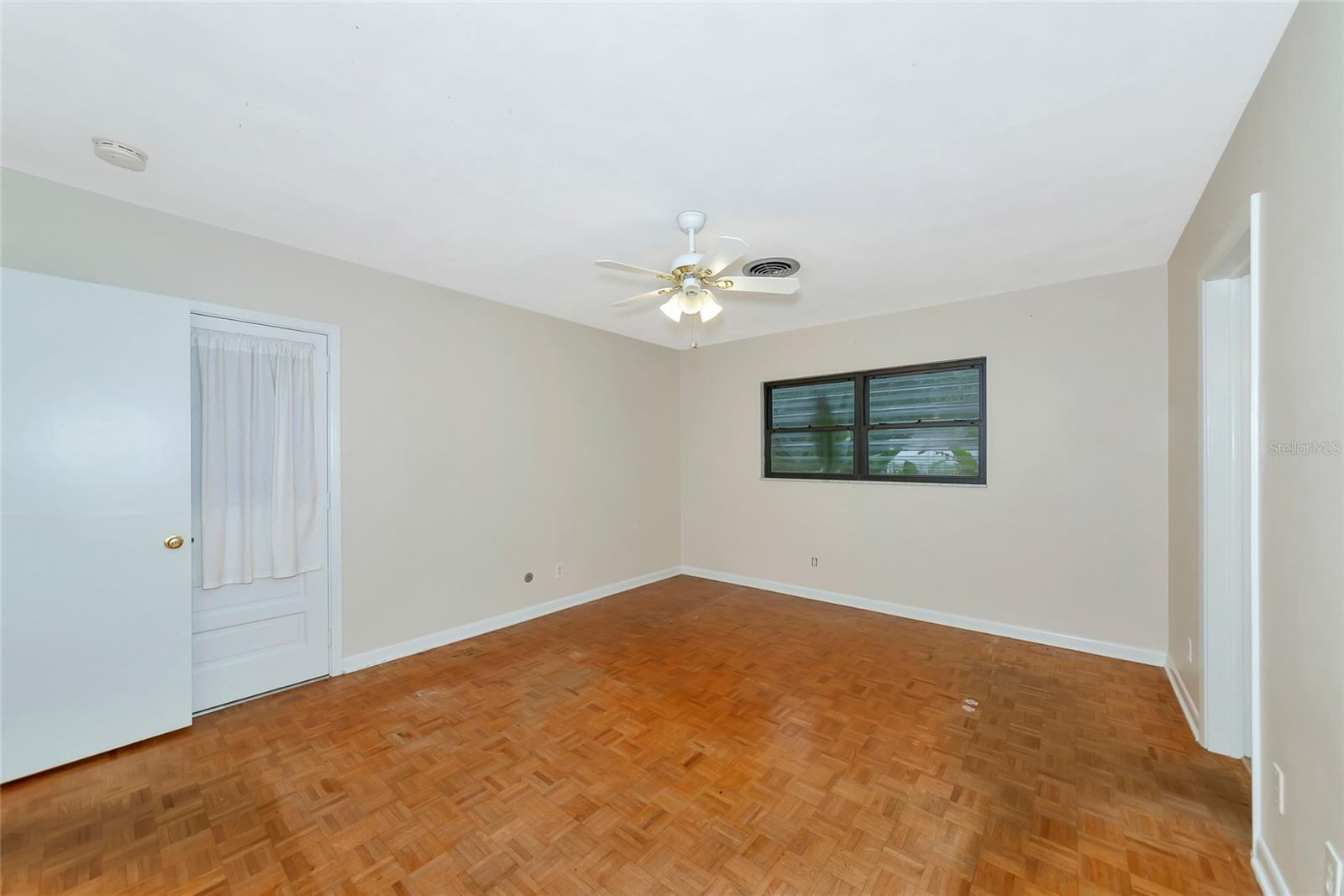 320 25TH ST W
