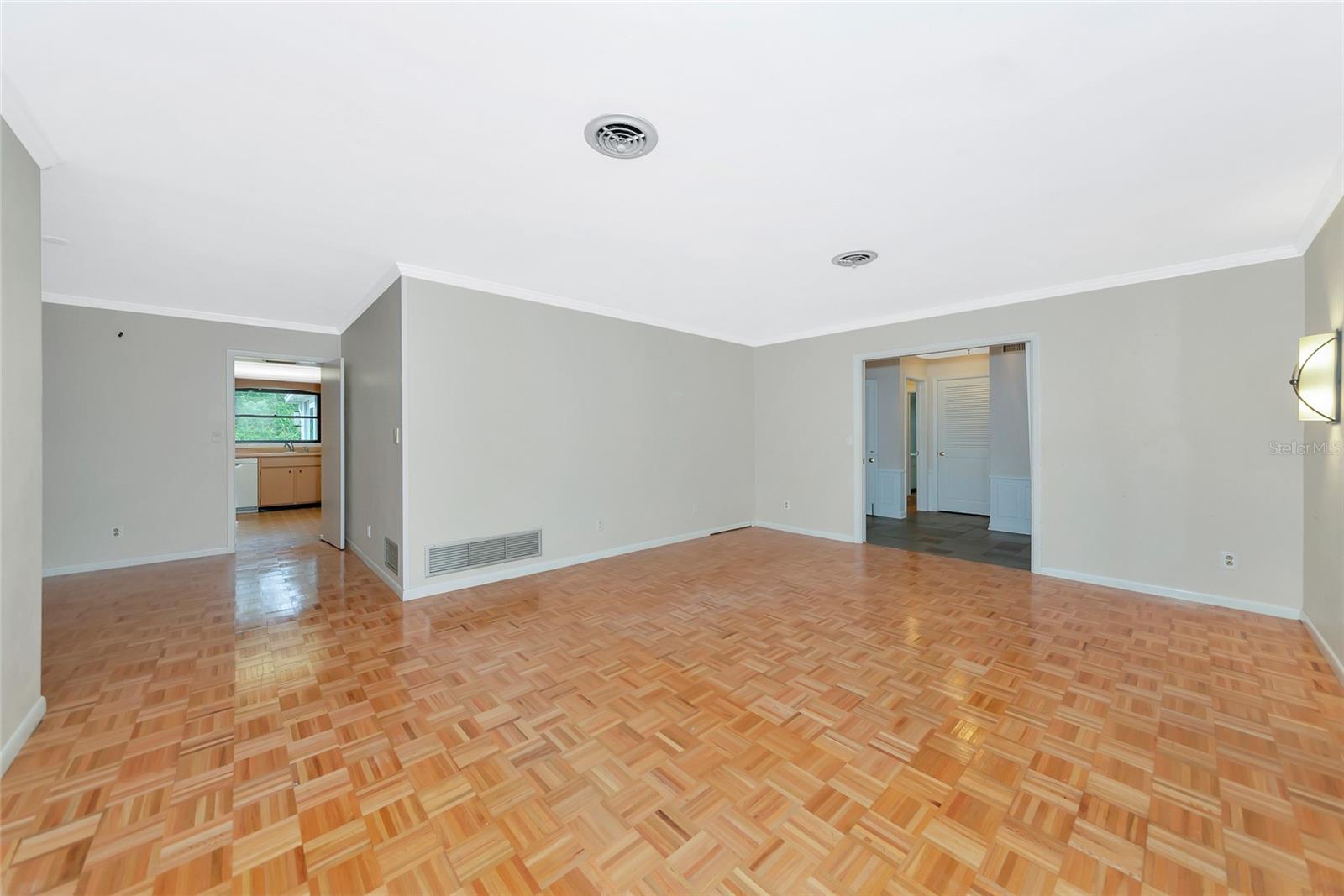 320 25TH ST W