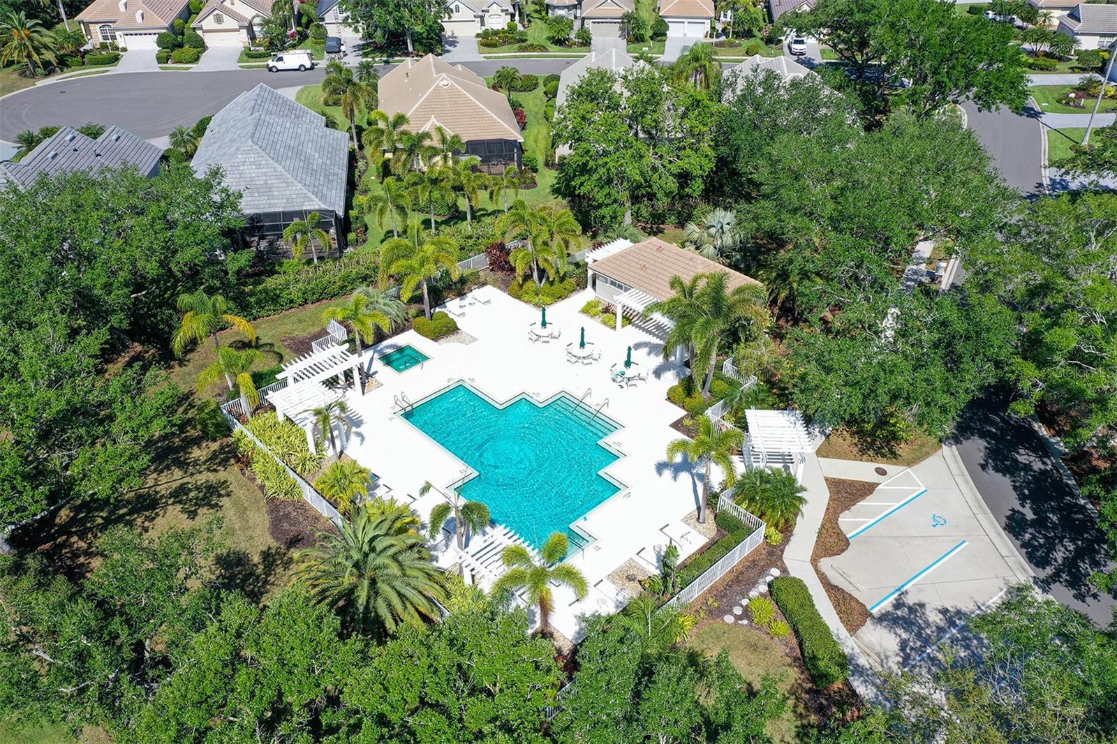 6642 OAKLAND HILLS DR