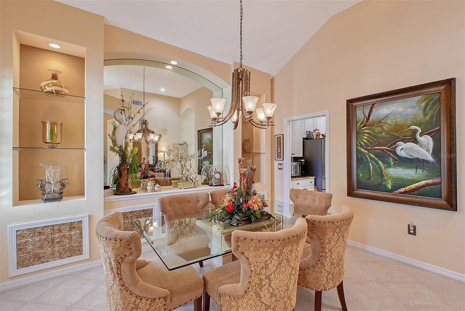 6642 OAKLAND HILLS DR