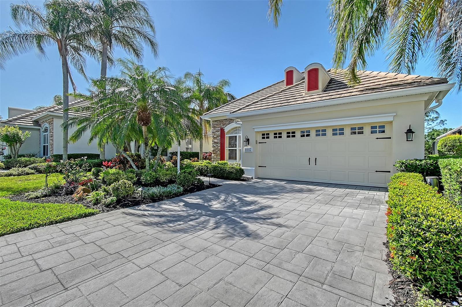 6642 OAKLAND HILLS DR