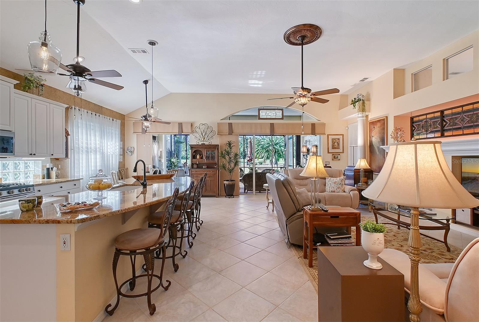 6642 OAKLAND HILLS DR