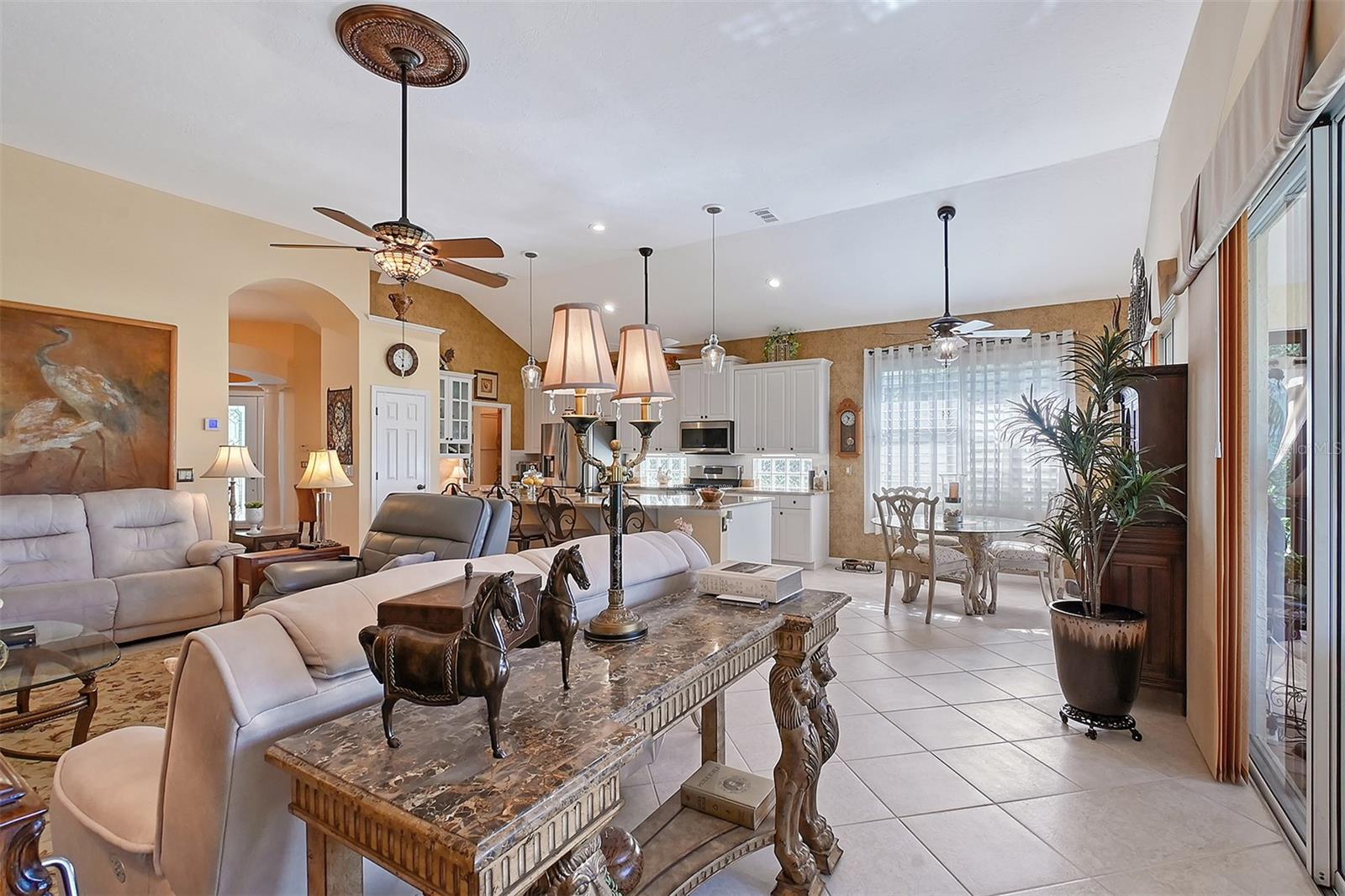 6642 OAKLAND HILLS DR