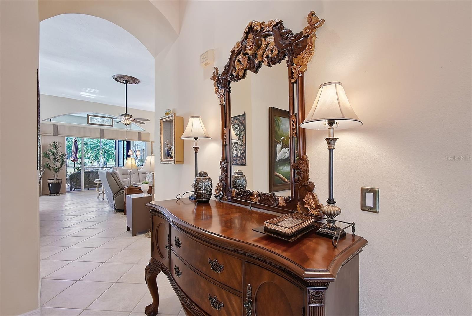 6642 OAKLAND HILLS DR