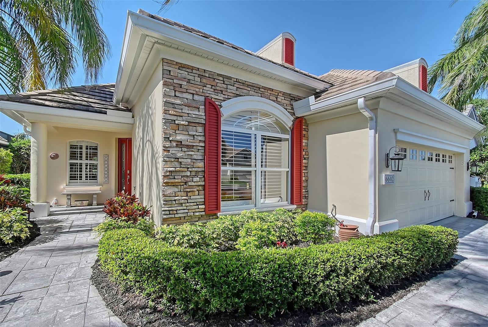 6642 OAKLAND HILLS DR