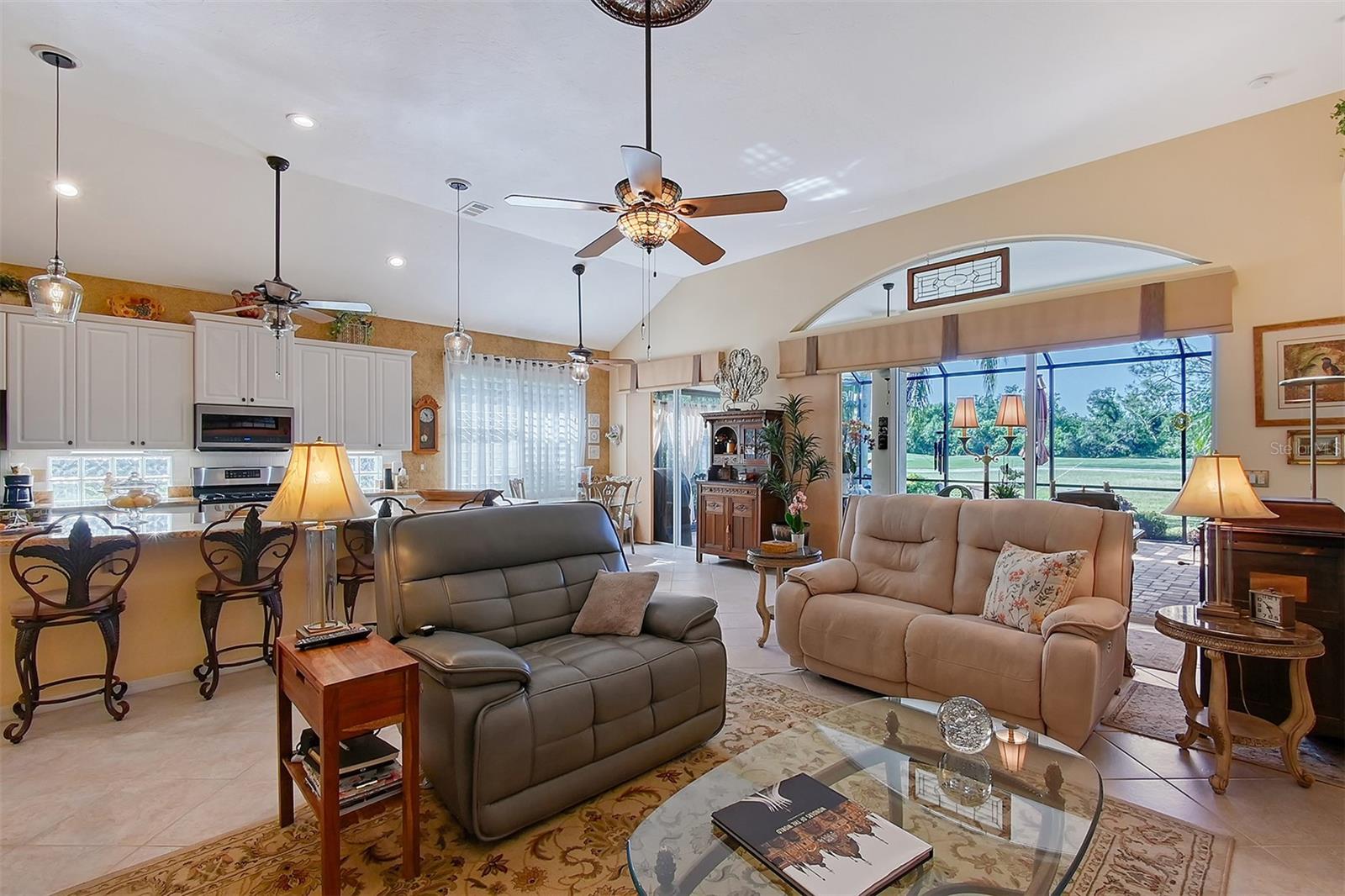 6642 OAKLAND HILLS DR