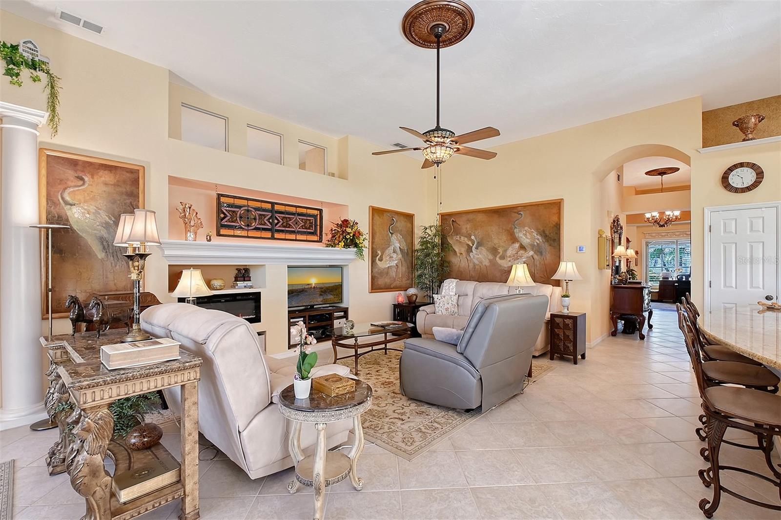 6642 OAKLAND HILLS DR