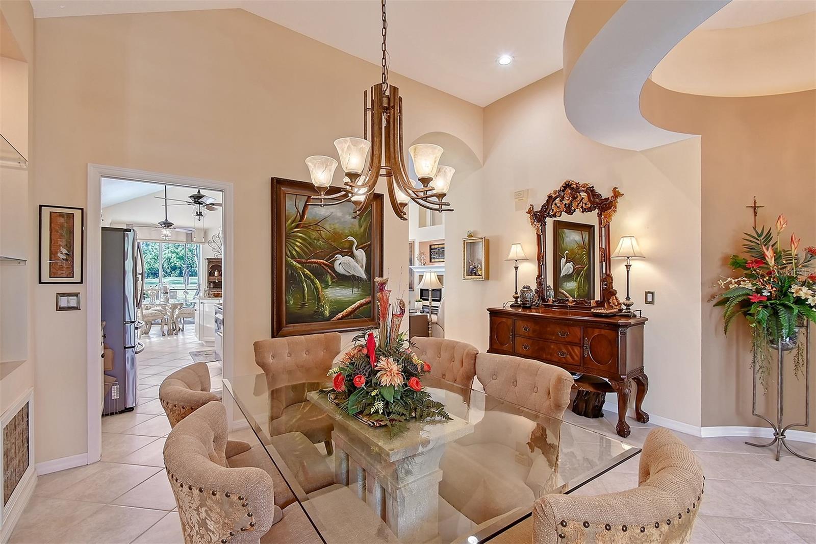 6642 OAKLAND HILLS DR