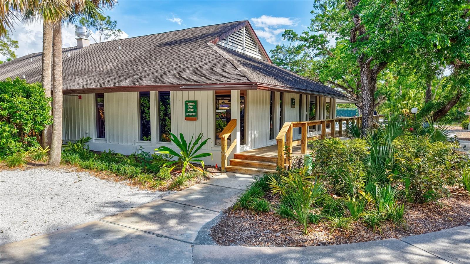 4487 GLEBE FARM RD