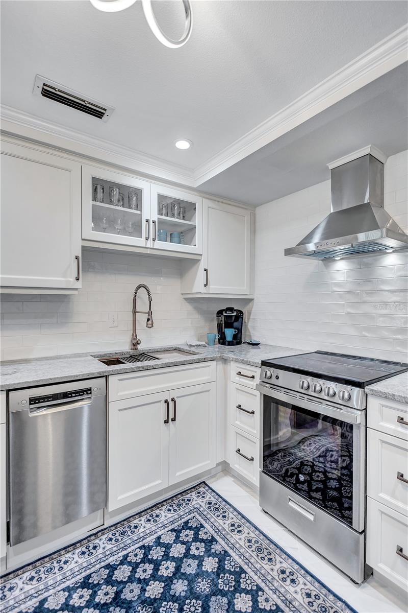 845 BENJAMIN FRANKLIN DR #106