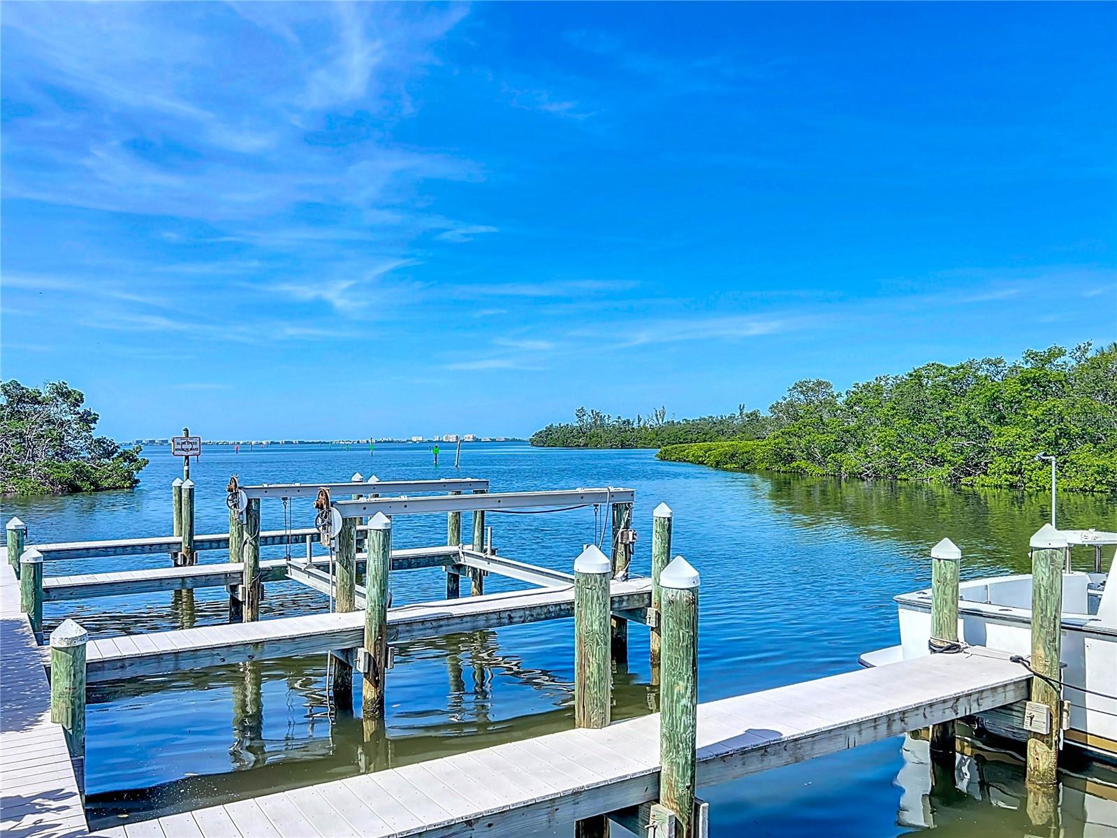 2424 BAY DR #2424/2426