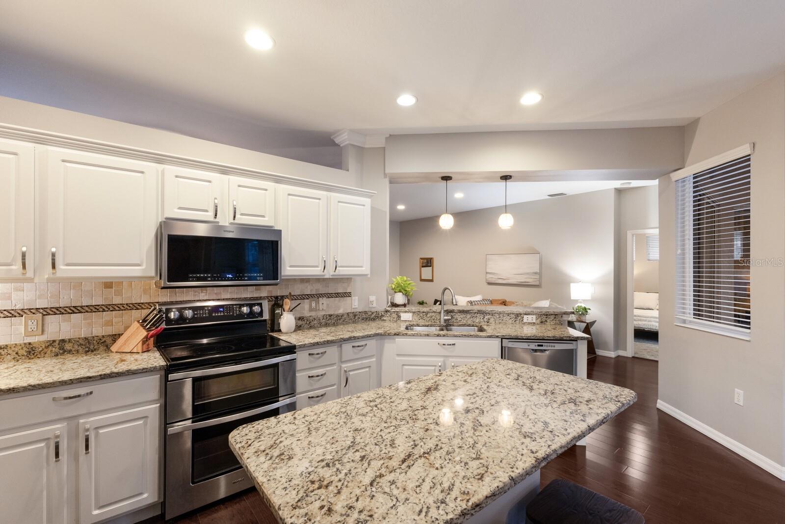 6523 BLUE GROSBEAK CIR