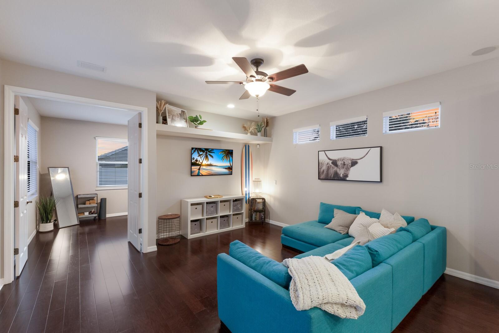 6523 BLUE GROSBEAK CIR