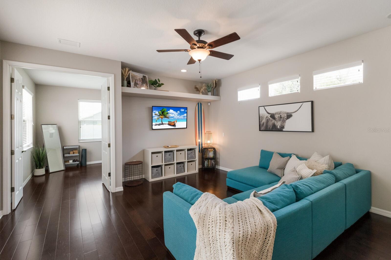 6523 BLUE GROSBEAK CIR