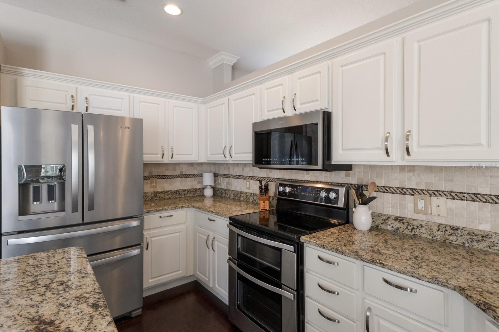 6523 BLUE GROSBEAK CIR