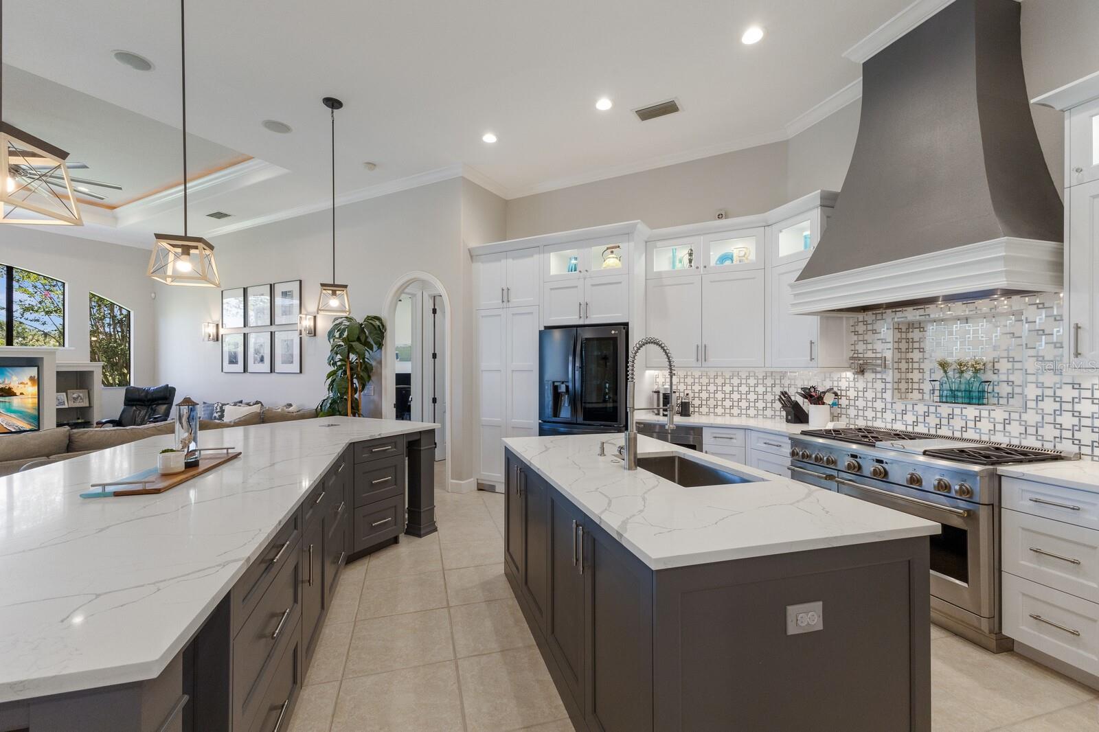 2301 LITTLE COUNTRY RD