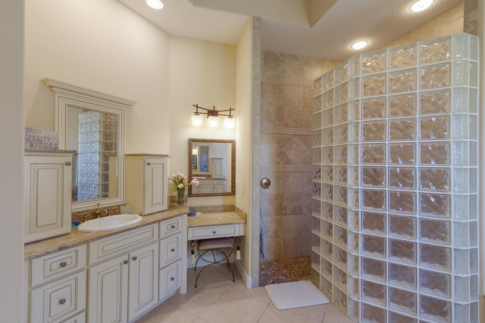 2301 LITTLE COUNTRY RD