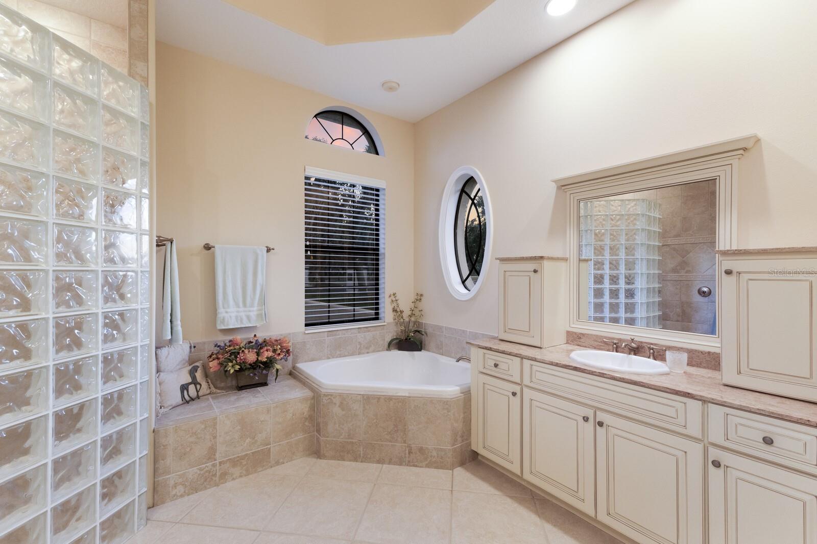 2301 LITTLE COUNTRY RD