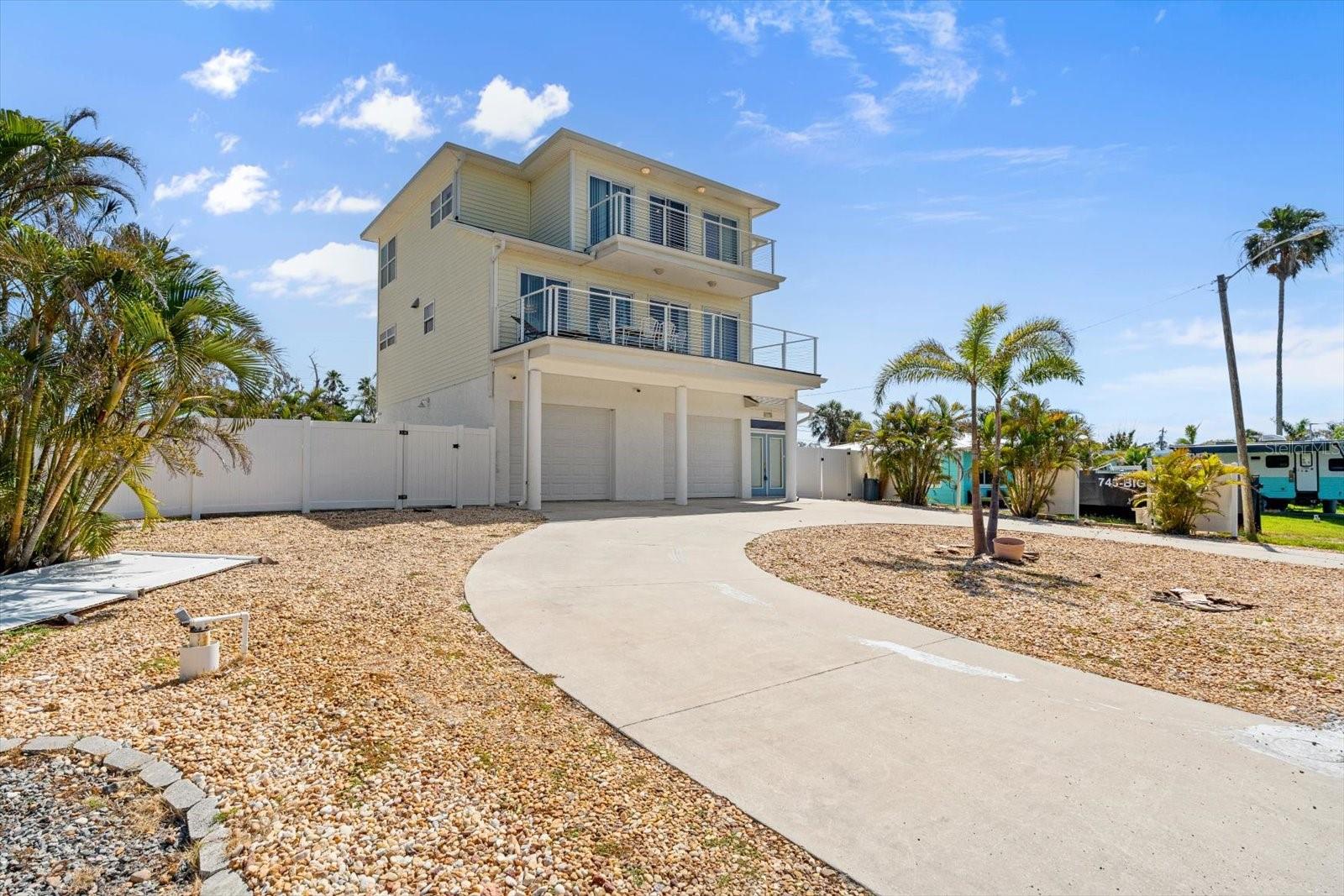 4717 LEMON BAY DR
