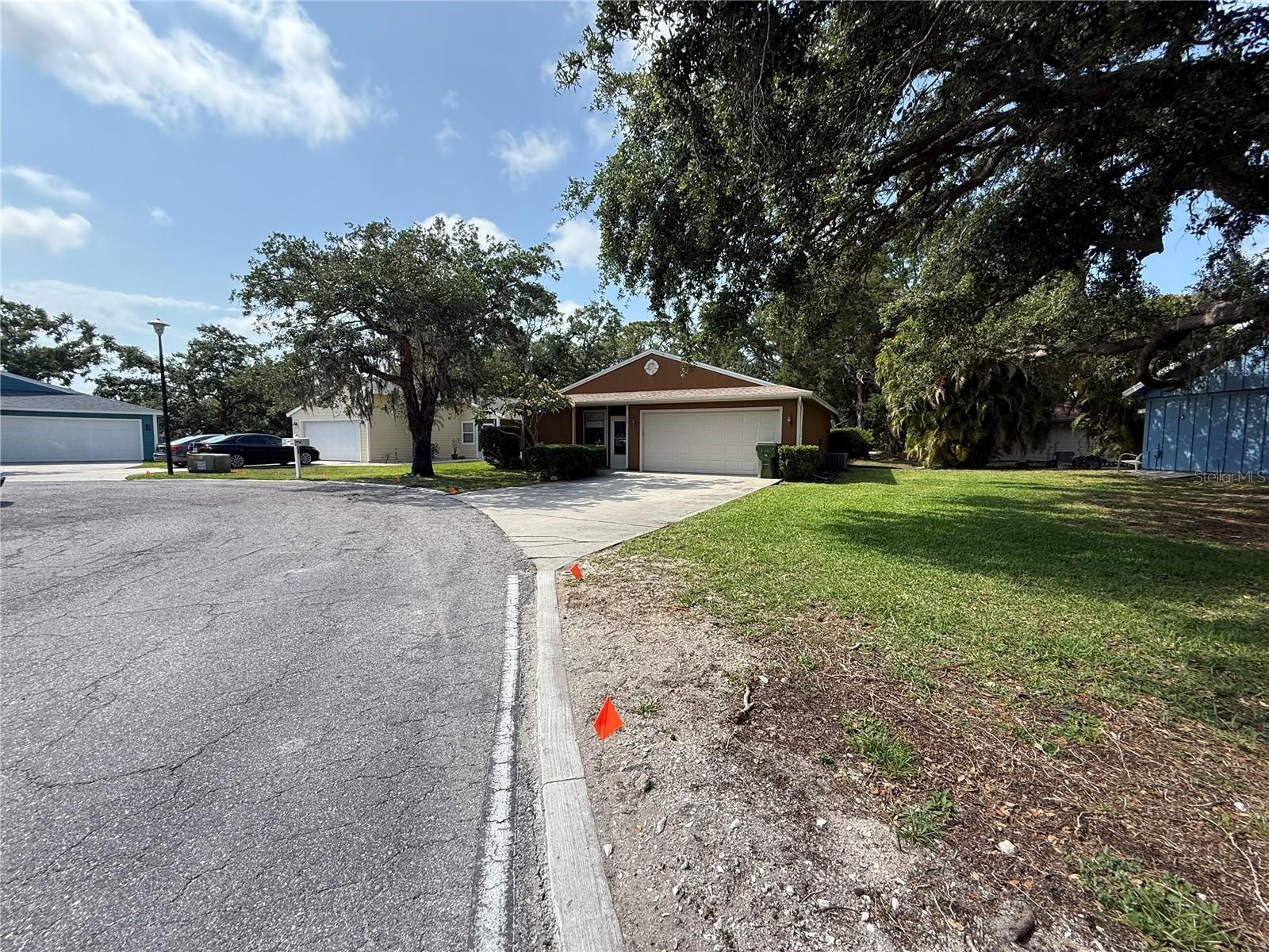 3957 BEARDED OAKS CT