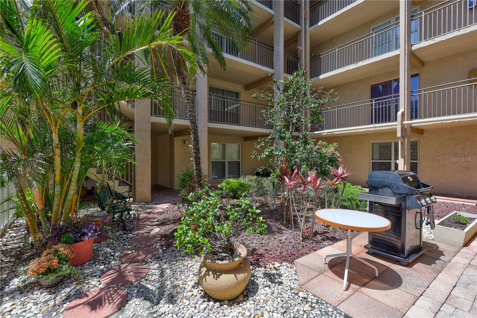 845 BENJAMIN FRANKLIN DR #302