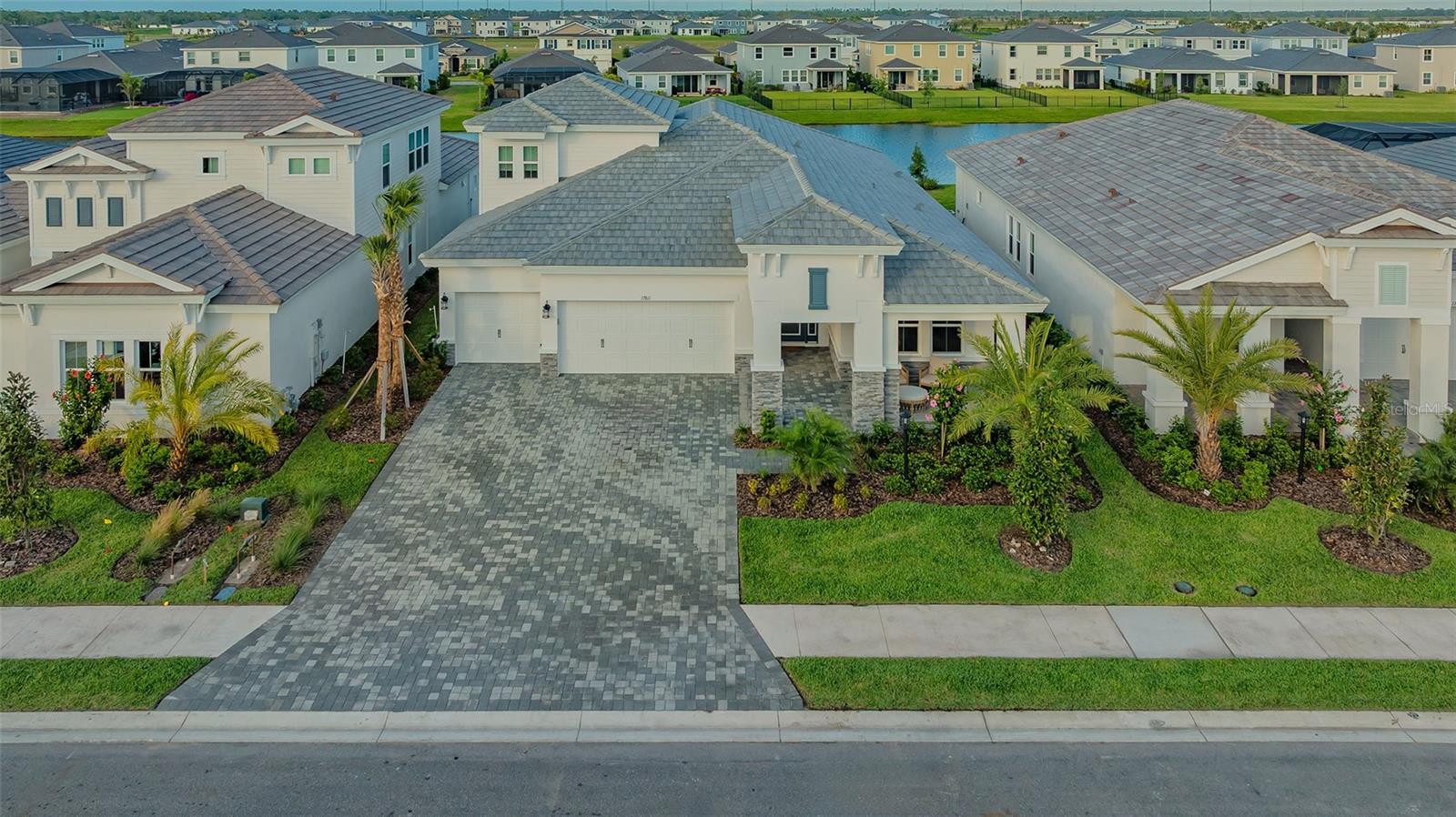17811 ROOST PL