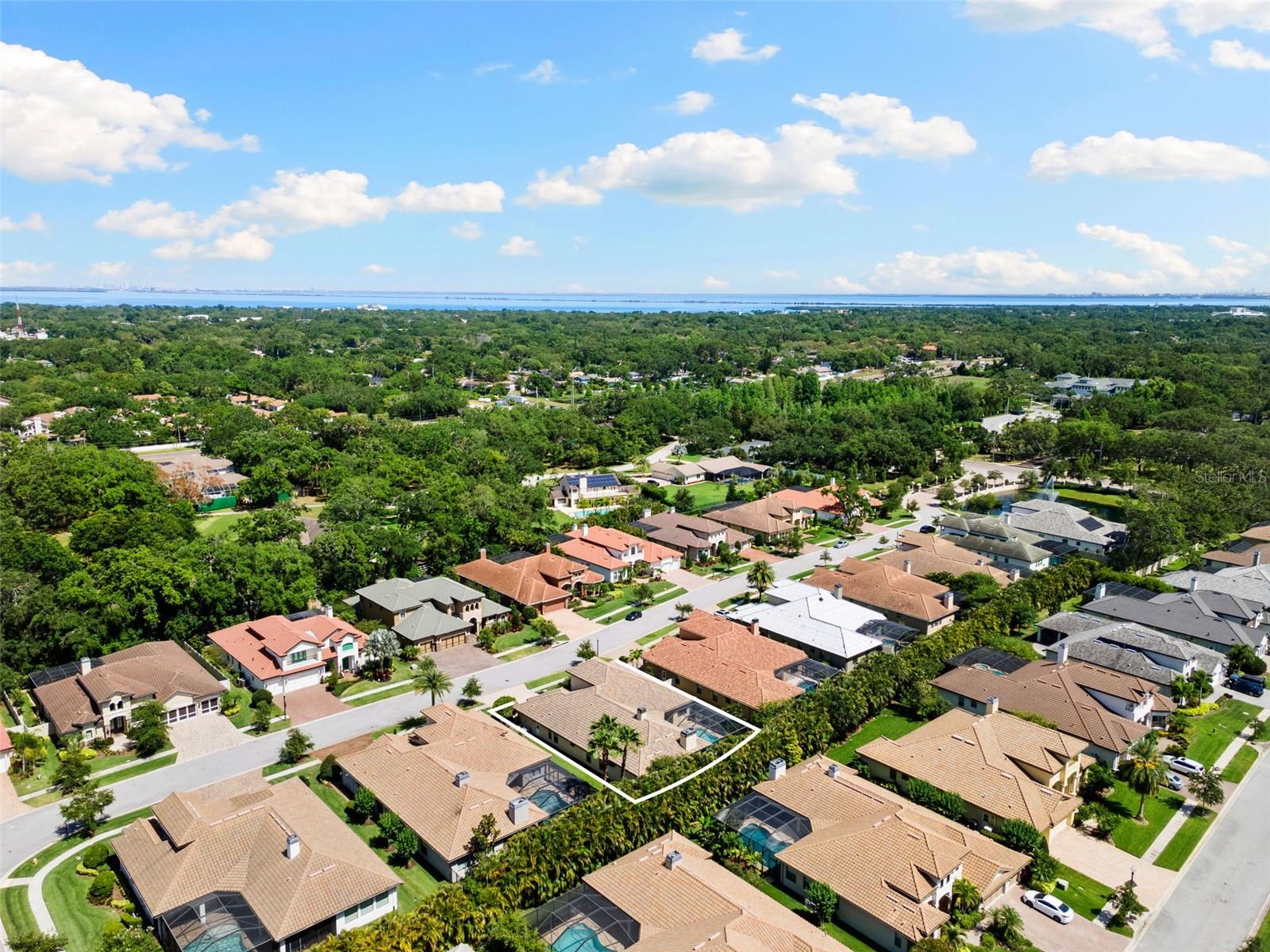 2152 MAJESTIC OAKS BLVD