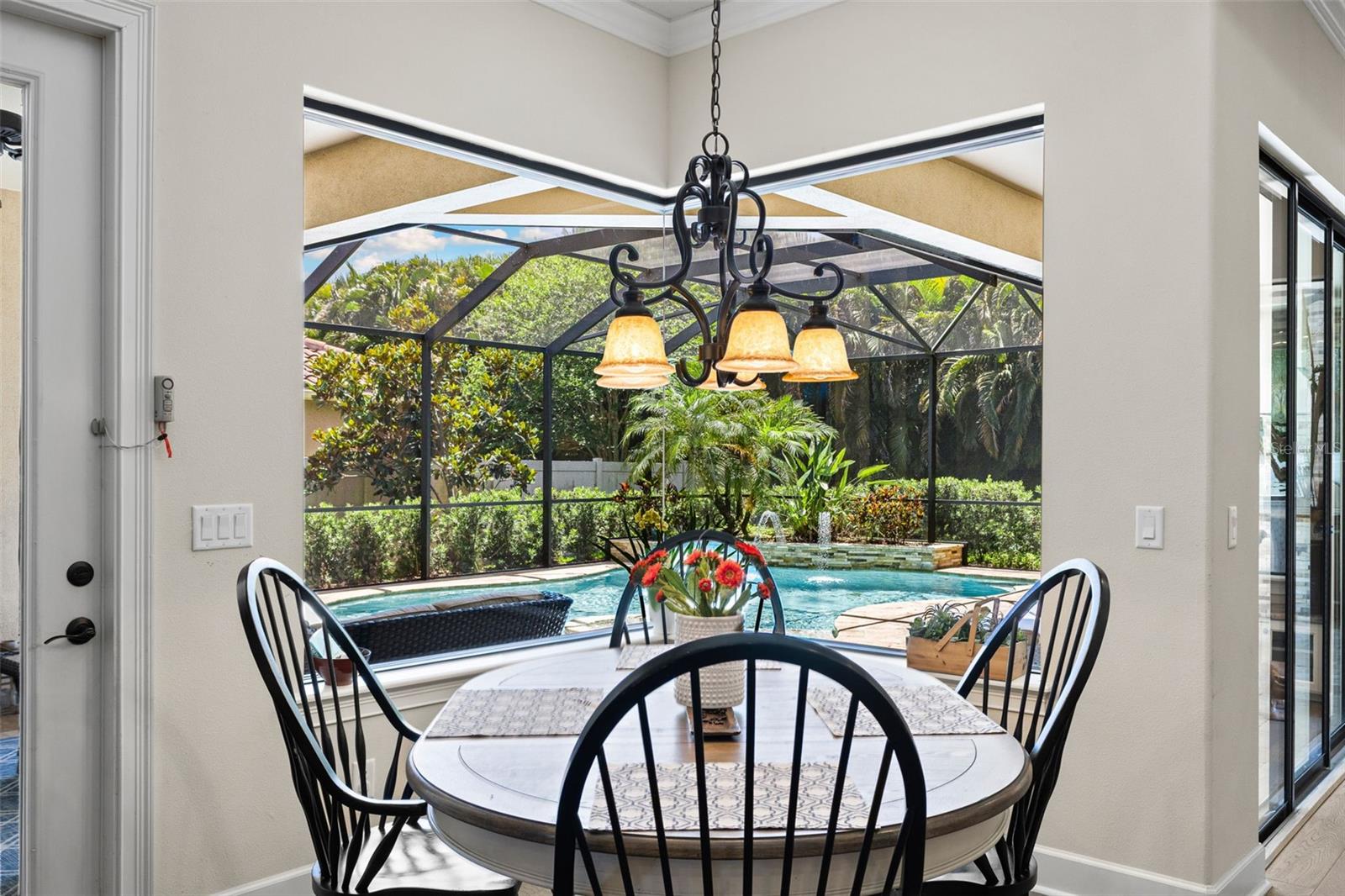 2152 MAJESTIC OAKS BLVD