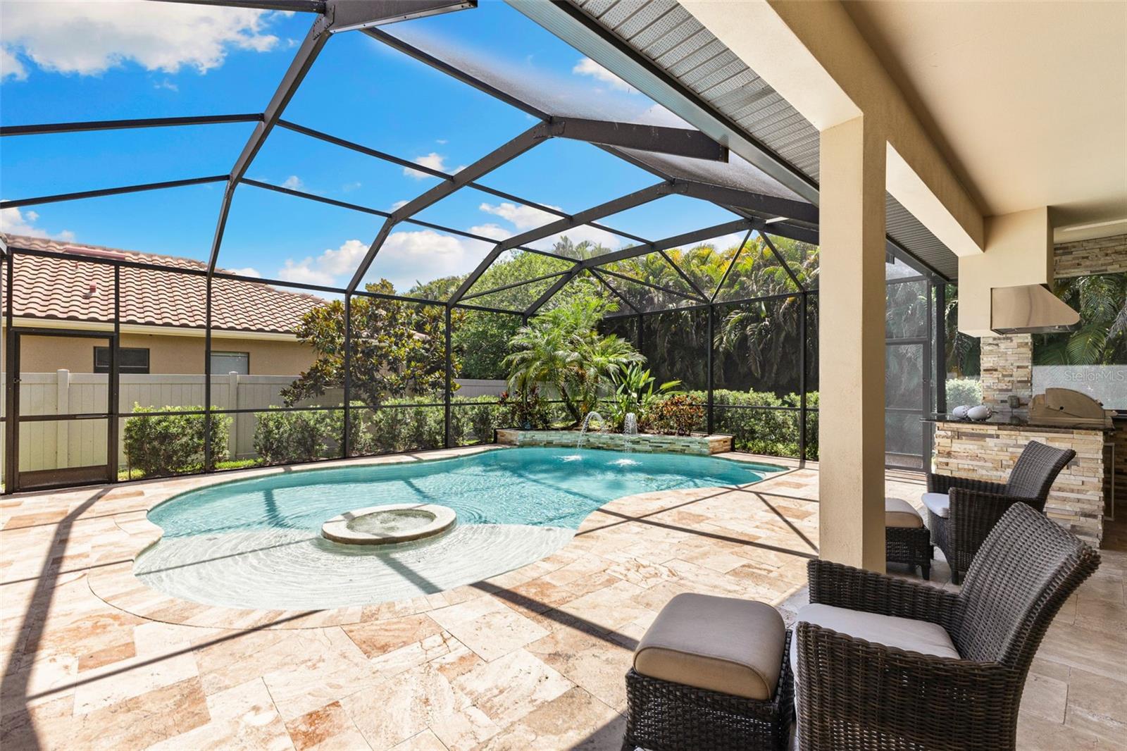 2152 MAJESTIC OAKS BLVD