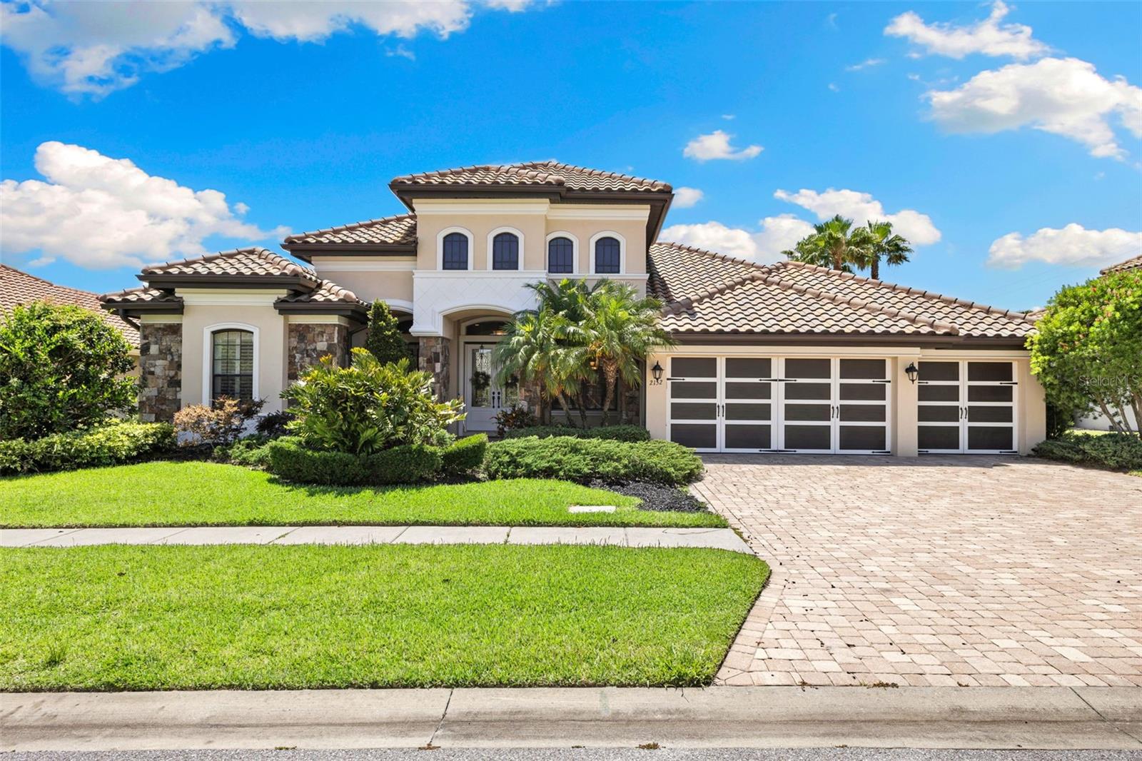 2152 MAJESTIC OAKS BLVD