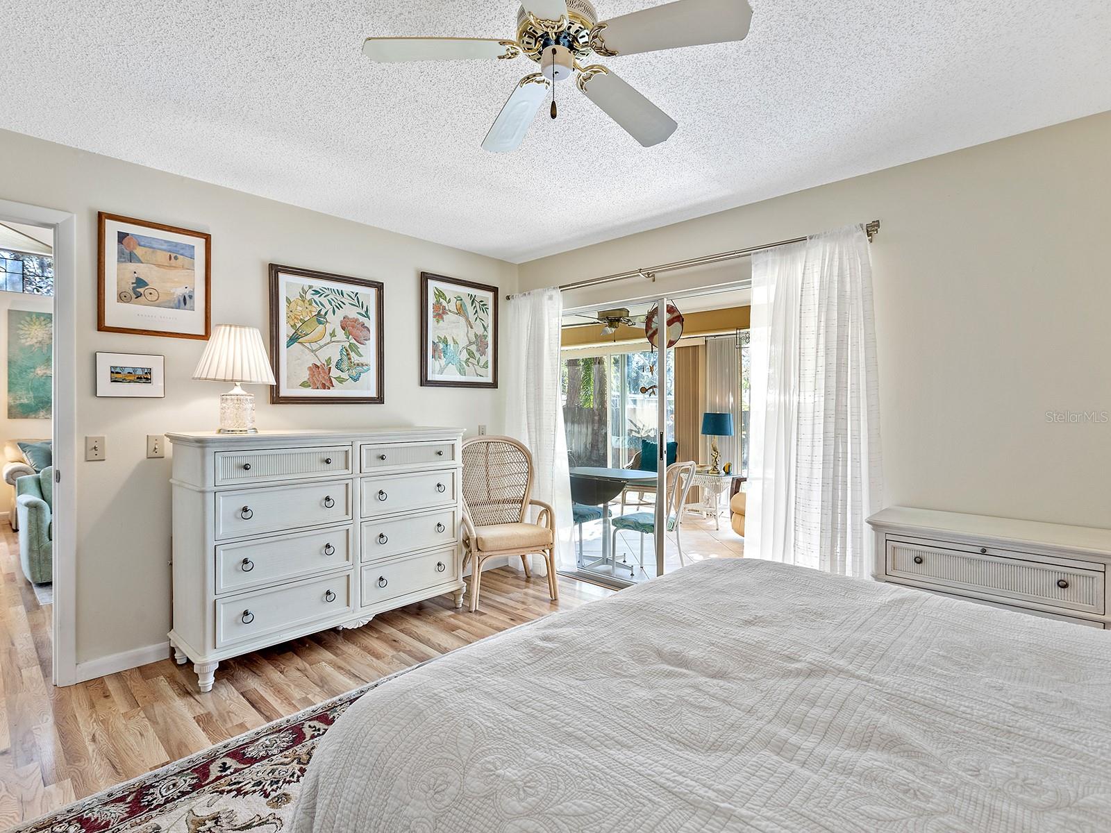 4869 VILLAGE GARDENS DR #189