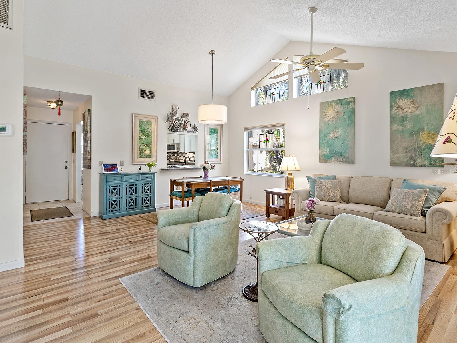 4869 VILLAGE GARDENS DR #189