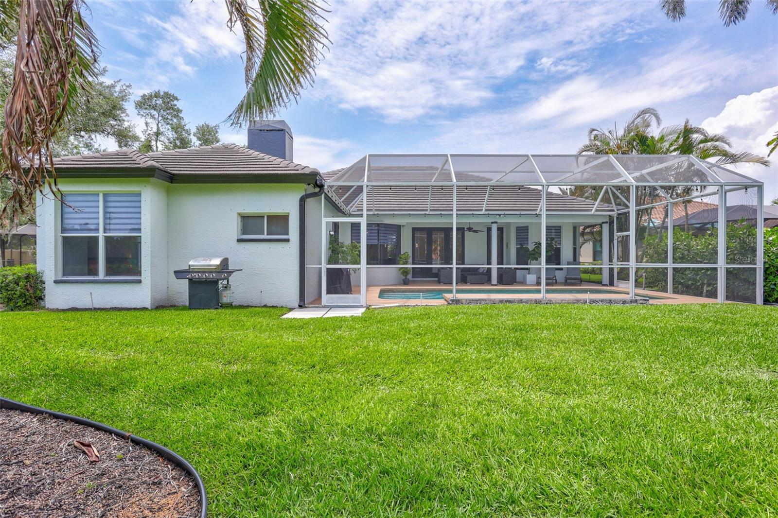 5285 FAR OAK CIR