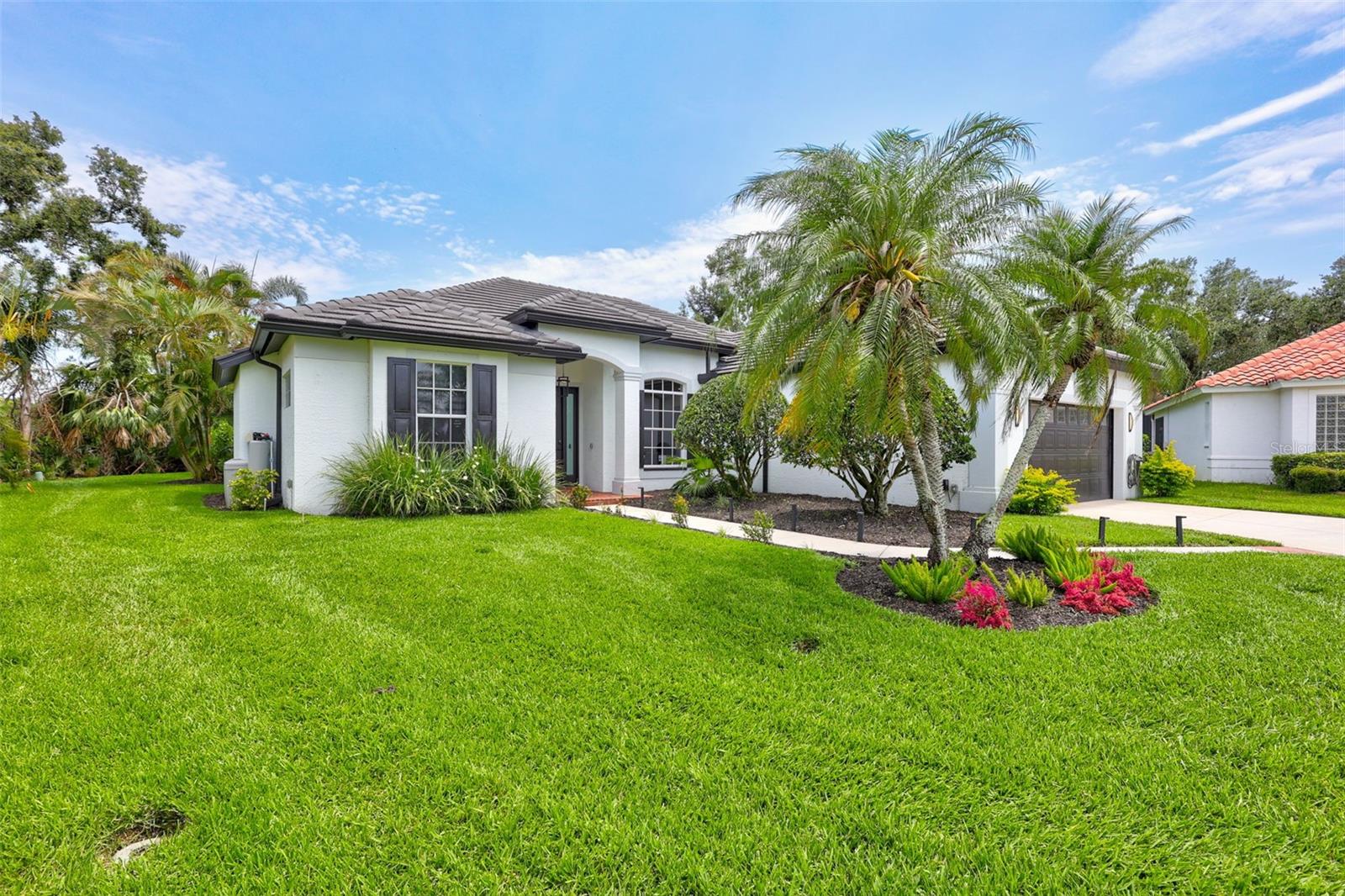 5285 FAR OAK CIR