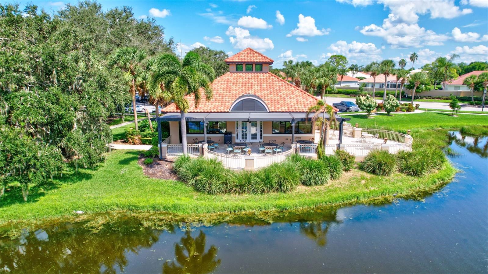 5285 FAR OAK CIR