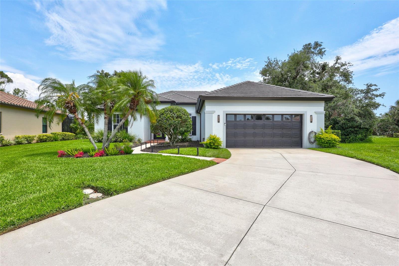 5285 FAR OAK CIR