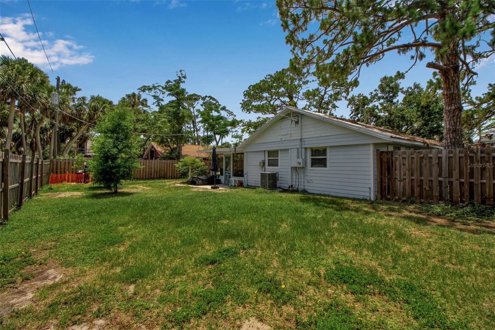 951 VARET RD