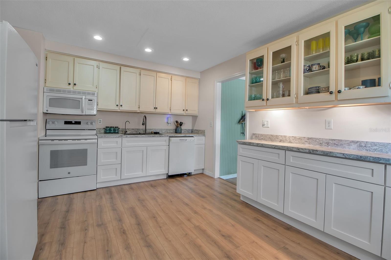 951 VARET RD