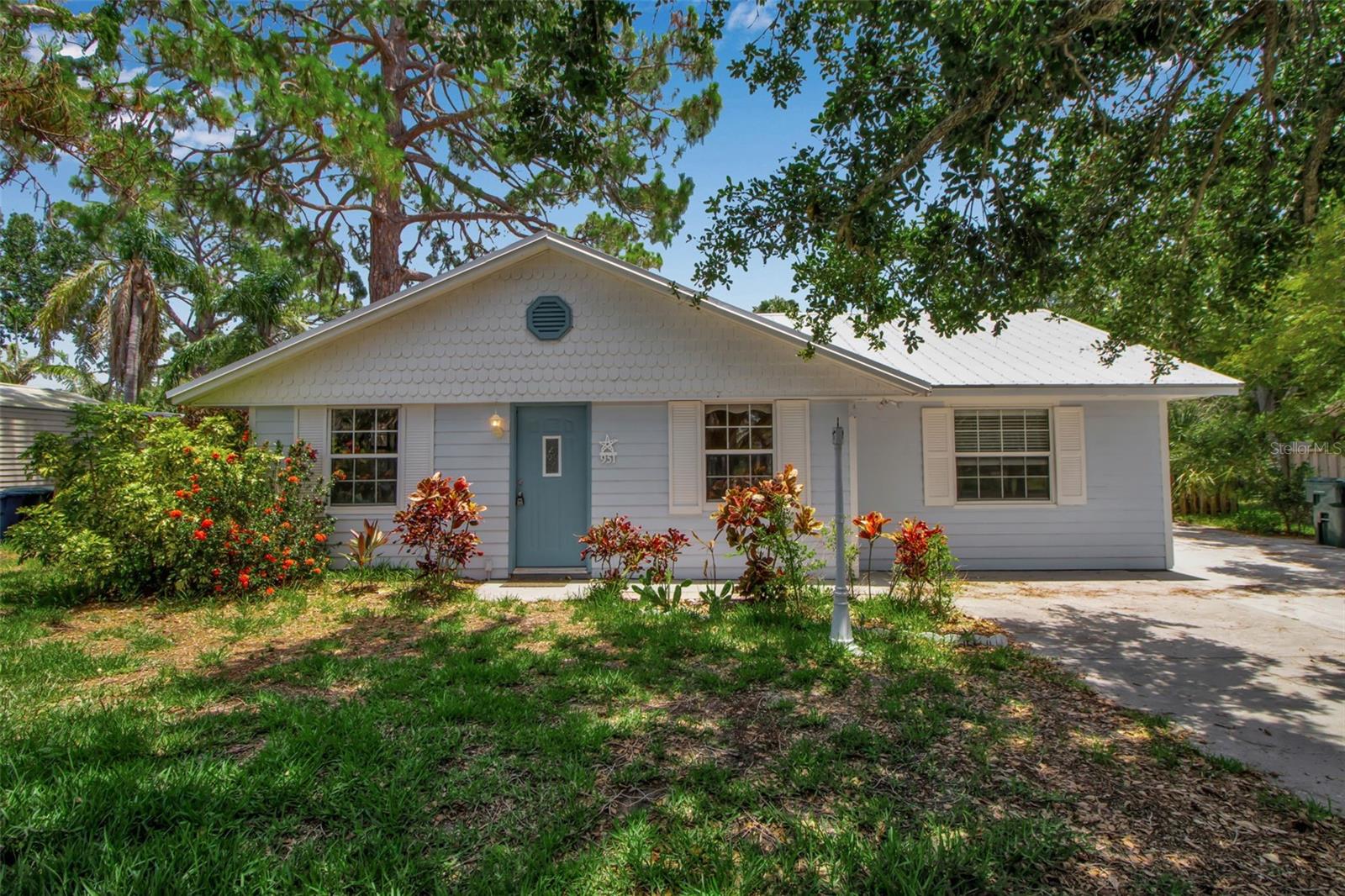 951 VARET RD