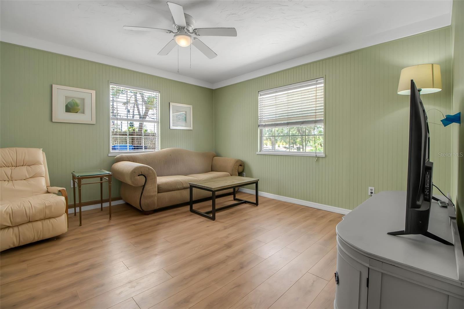951 VARET RD