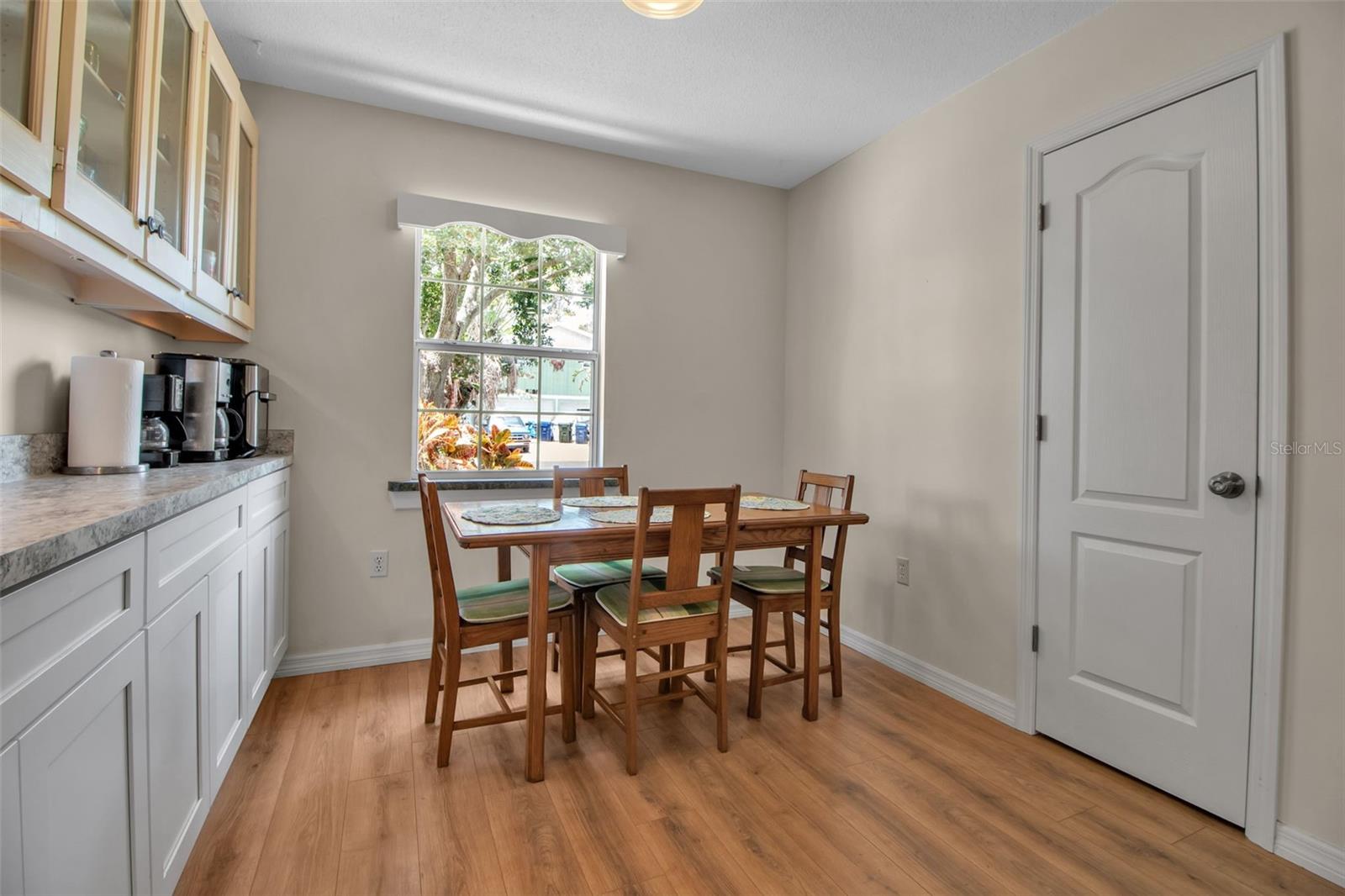 951 VARET RD